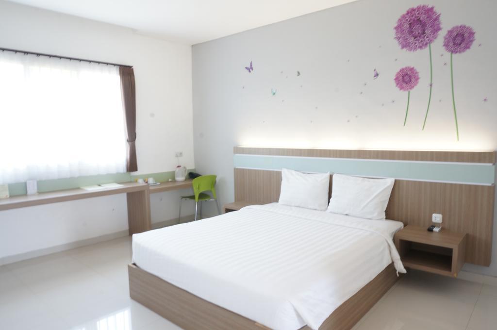 سورابايا Rumah Cassa Guest House الغرفة الصورة