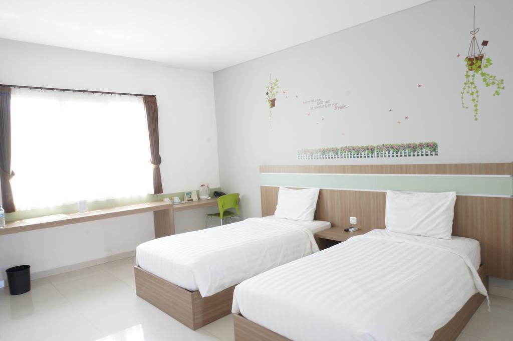 سورابايا Rumah Cassa Guest House الغرفة الصورة