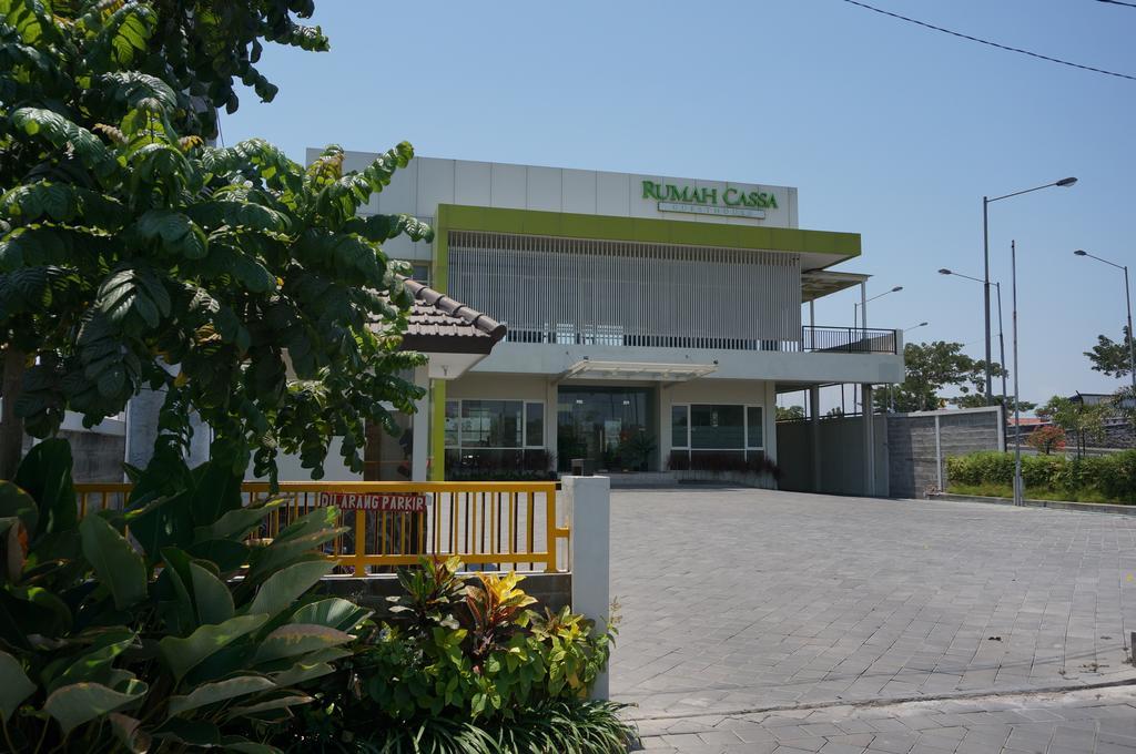 سورابايا Rumah Cassa Guest House المظهر الخارجي الصورة