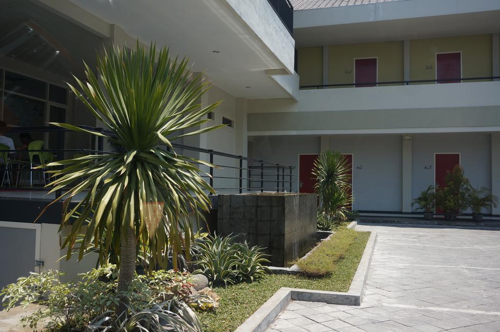 سورابايا Rumah Cassa Guest House المظهر الخارجي الصورة