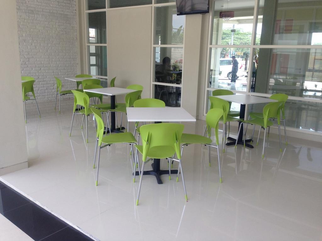 سورابايا Rumah Cassa Guest House المظهر الخارجي الصورة