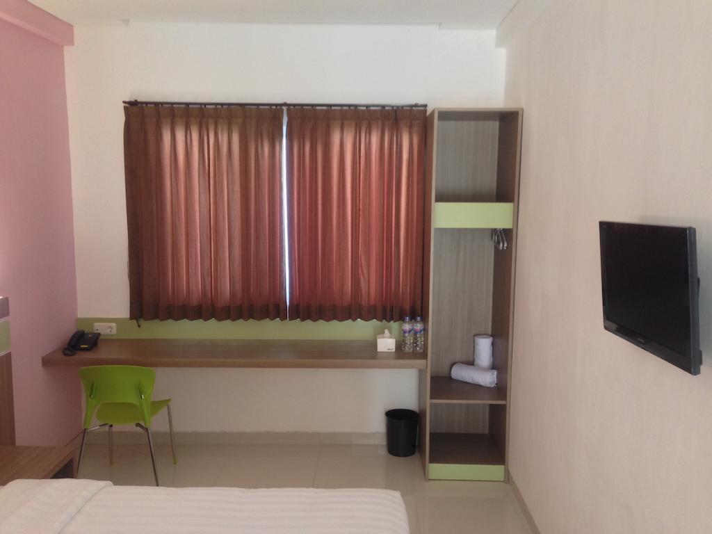 سورابايا Rumah Cassa Guest House الغرفة الصورة