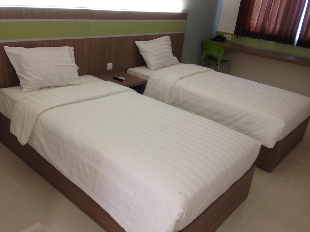 سورابايا Rumah Cassa Guest House الغرفة الصورة