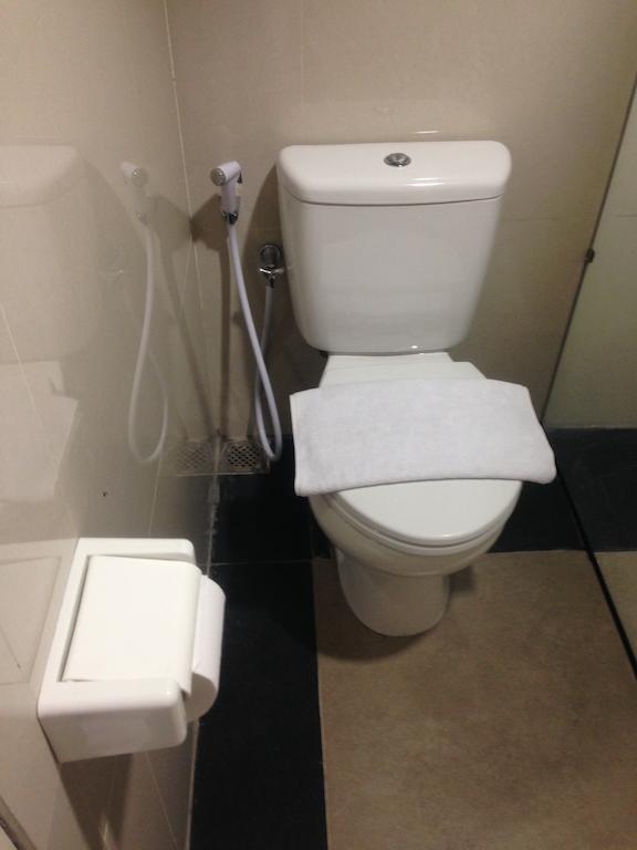سورابايا Rumah Cassa Guest House الغرفة الصورة