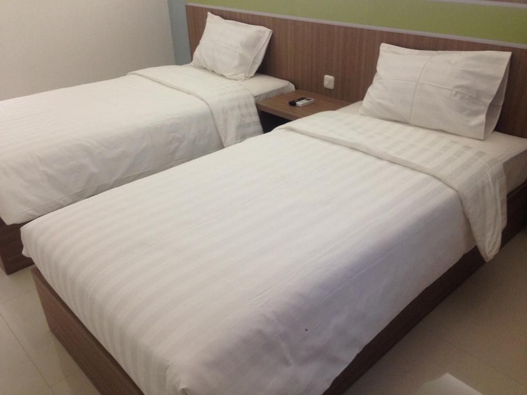 سورابايا Rumah Cassa Guest House الغرفة الصورة