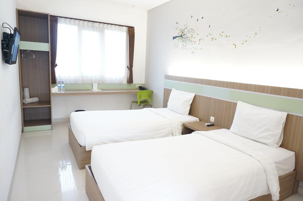 سورابايا Rumah Cassa Guest House الغرفة الصورة