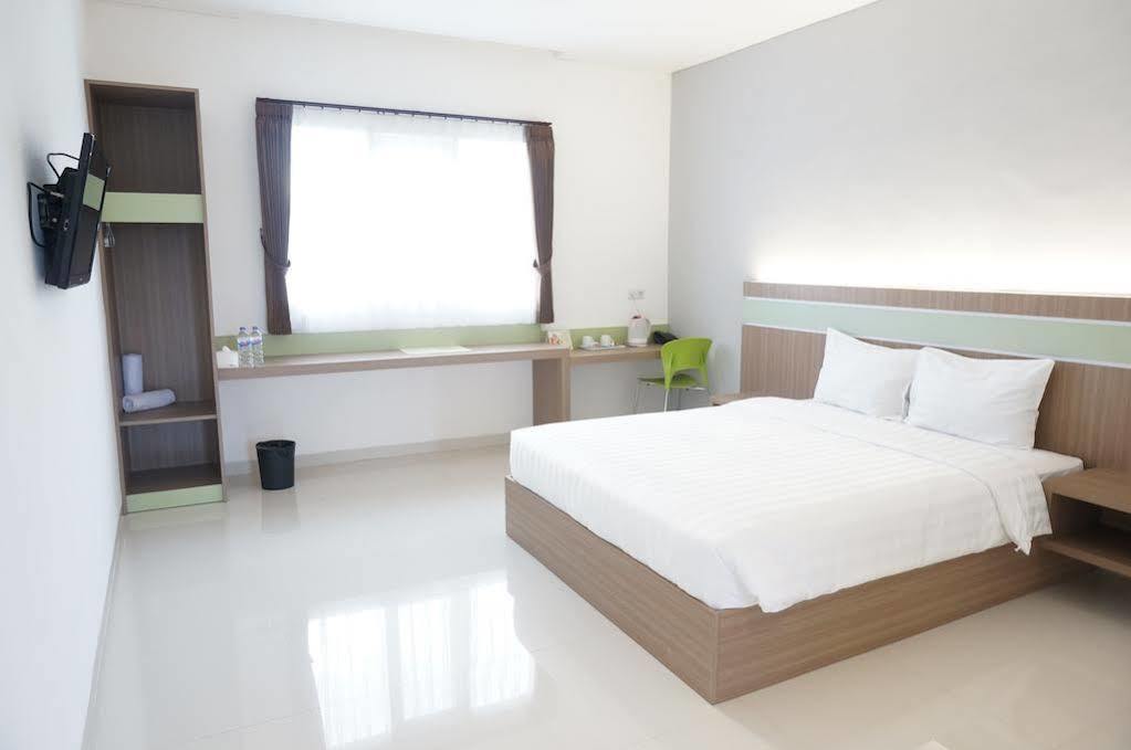 سورابايا Rumah Cassa Guest House المظهر الخارجي الصورة